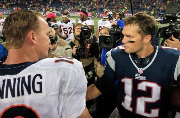 Brady versus Manning, o duelo que decidiu o topo. Foto: Associated Press